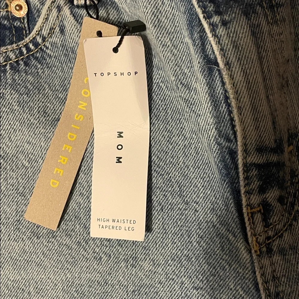 Topshop Mom High Waisted Taper Leg Light Wash Jeans W26 L32 Size 4 NWT - Picture 4 of 4